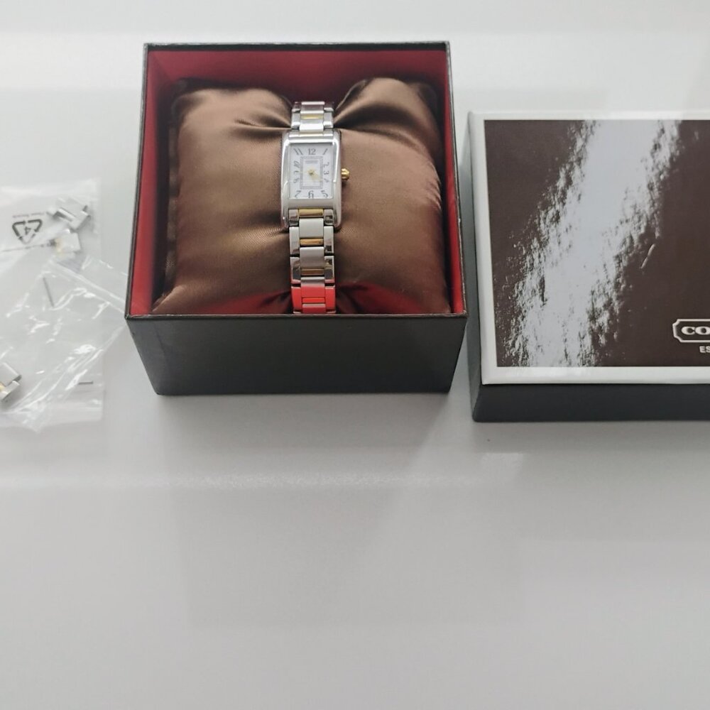 Ladies Coach Lexington Tank Style Watch Original Box New Battery